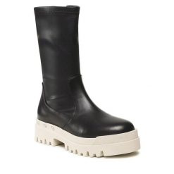 Botki Badura. Czarne botki damskie Badura, bez obcasa, na płaskiej podeszwie, bez zapięcia. Za 319.99 zł.