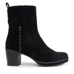 Botki Josef Seibel. Czarne botki damskie Josef Seibel, bez obcasa, na słupku, bez zapięcia. Za 649.99 zł.