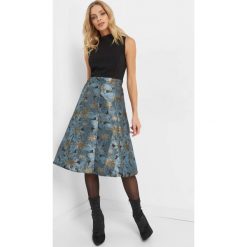 Żakardowa sukienka midi. Czarne sukienki damskie Orsay, z dzianiny, wizytowe, ze stójką. Za 139.99 zł.