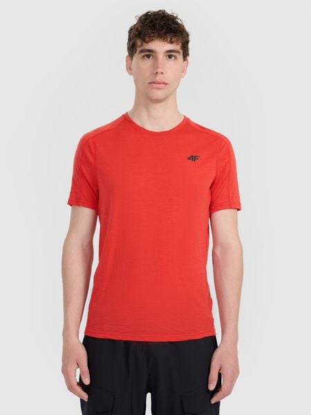 4F Koszulka trekkingowa z wełną merino męska - czerwona L. Czerwone t-shirty męskie 4f, l, bez wzorów, z materiału, bez kołnierzyka. Za 199.99 zł.