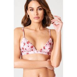 Andrea Hedenstedt x NA-KD Góra bikini Triangle - Pink,Multicolor. Bikini damskie marki Andrea Hedenstedt x NA-KD. W wyprzedaży za 27.88 zł.