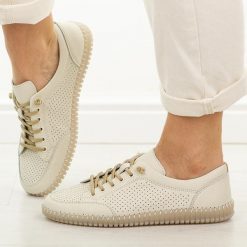 Beżowe ażurowe skórzane półbuty damskie Vinceza 79598. Brązowe półbuty damskie VINCEZA, na jesień, w ażurowe wzory, z jeansu, casualowe, z okrągłym noskiem, bez obcasa, na płaskiej podeszwie, bez zapięcia. Za 249.00 zł.