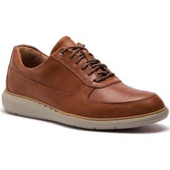 Półbuty CLARKS - Un Voyage Lace 261368117 Dark Tan Lea. Półbuty na co dzień męskie marki Clarks. W wyprzedaży za 279.00 zł.