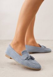 Niebieskie Perforowane Mokasyny z Imitacji Zamszu Zdobione Frędzlami Vaeliane. Niebieskie mokasyny damskie Renee, z zamszu, eleganckie. Za 89.99 zł.