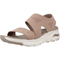 Sandały SKECHERS ARCH FIT Brązowy. Brązowe sandały damskie Skechers, bez wzorów, z materiału, bez obcasa, bez zapięcia. Za 390.00 zł.