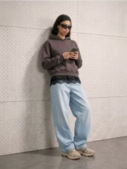 Bluza hoodie z ozdobnymi ćwiekami - szary. Szare bluzy damskie Sinsay, l, bez wzorów, bez kaptura. Za 59.99 zł.