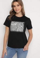 Czarny T-shirt z Bawełny o Kroju Oversize z Nadrukiem z Zebrą Naliviel. Czarne bluzki damskie Born2be, m, bez wzorów, z bawełny, eleganckie, bez kołnierzyka. Za 34.99 zł.