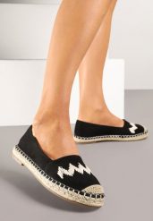 Czarne Espadryle Ozdobione Zygzakami i Plecionym Sznurkiem Sdivisa. Czarne espadryle damskie Renee, bez wzorów, z jeansu, bez obcasa, bez zapięcia. Za 59.99 zł.