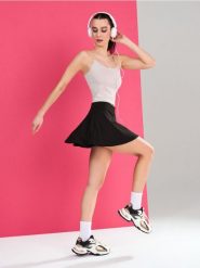 Spódnico-spodenki Gym Hard - czarny. Czarne szorty damskie Sinsay, l, bez wzorów. Za 39.99 zł.