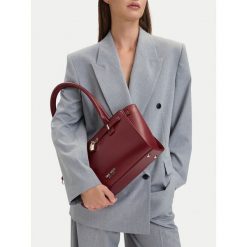 Torebka Nine West. Czerwone torebki do ręki damskie Nine West, bez wzorów, klasyczne, bez dodatków. Za 279.99 zł.