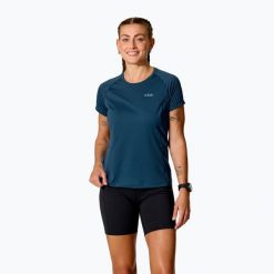 Koszulka damska Rab Sonic Tee. Niebieskie koszulki sportowe damskie RAB, m, bez wzorów, z materiału, bez kołnierzyka, bez ramiączek, na fitness i siłownię. Za 179.99 zł.