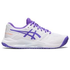 Damskie buty do tenisa Asics Gel-Challenger 13 Clay. Białe obuwie sportowe damskie Asics, bez wzorów, tenisowe. W wyprzedaży za 411.00 zł.
