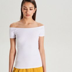 Koszulka cold shoulder - Biały. T-shirty damskie Cropp. W wyprzedaży za 19.99 zł.