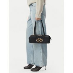 Torebka LOVE MOSCHINO. Czarne torebki do ręki damskie Love Moschino, bez wzorów, klasyczne, bez dodatków. Za 859.99 zł.