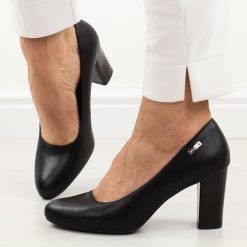 Czarne skórzane czółenka damskie na słupku Sergio Leone Pb130 Gł. Czarne czółenka damskie Sergio Leone, bez wzorów, z jeansu, eleganckie, bez obcasa, na obcasie, bez zapięcia. Za 199.00 zł.