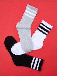 Skarpetki 3 pack - wielobarwny. Skarpety damskie Sinsay, bez wzorów. W wyprzedaży za 12.99 zł.