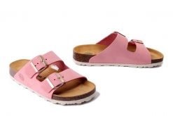 DR. BRINKMANN 700696-42 rosa, klapki damskie. Czerwone klapki damskie Dr. Brinkmann, bez wzorów, ze skóry, bez obcasa. Za 264.90 zł.
