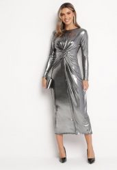 Srebrna Połyskująca Sukienka Maxi z Ozdobnym Węzłem Fabriana. Szare sukienki damskie Born2be, bez wzorów, z tkaniny, eleganckie, bez kołnierzyka, bez ramiączek, maxi, dopasowane. Za 89.99 zł.