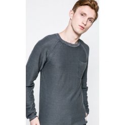 Jack & Jones Vintage - Sweter. Szare swetry przez głowę męskie Jack & Jones Vintage, z bawełny, z okrągłym kołnierzem. W wyprzedaży za 49.90 zł.