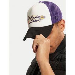 Czapka z daszkiem New Era. Fioletowe czapki i kapelusze męskie New Era, bez wzorów. Za 119.99 zł.