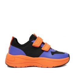 Sneakersy Guess. Trampki i tenisówki chłopięce Guess, z aplikacjami, bez zapięcia. Za 179.99 zł.