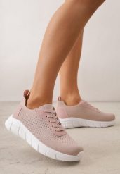 Różowe Minimalistyczne Buty Sportowe z Siateczki na Tłoczonej Podeszwie Zanera. Czerwone obuwie sportowe damskie Born2be, bez wzorów, z jeansu, na fitness i siłownię. Za 79.99 zł.