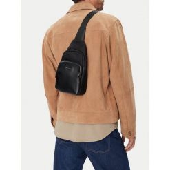 Saszetka GINO ROSSI. Czarne saszetki męskie Gino Rossi, młodzieżowe, małe. Za 119.99 zł.