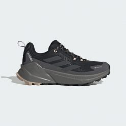 Buty Terrex Trailmaker 2.0 GORE-TEX Hiking. Brązowe obuwie sportowe damskie Adidas, bez wzorów, z gore-texu, wspinaczkowe. Za 524.45 zł.