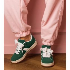 Zielone sneakersy trampki damskie sportowe. Zielone trampki i tenisówki damskie bez wzorów, z materiału, eleganckie, bez zapięcia. Za 92.85 zł.