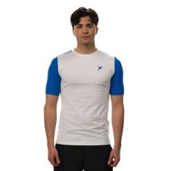 Camiseta Drop Shot Aker. Białe koszulki sportowe męskie DROP SHOT, s, bez wzorów, bez kołnierzyka, bez ramiączek. W wyprzedaży za 160.15 zł.