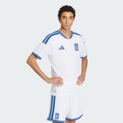 Koszulka podstawowa Grecja 26 Authentic. Białe koszulki sportowe męskie Adidas, xs, bez wzorów, z dzianiny, bez kołnierzyka, bez ramiączek, do piłki nożnej, climacool (adidas). Za 649.00 zł.
