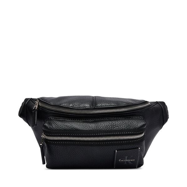Nerka Calvin Klein. Czarne saszetki męskie Calvin Klein, młodzieżowe, małe. Za 409.99 zł.