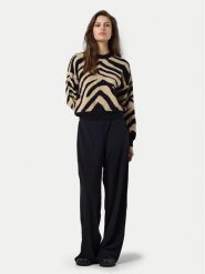 Noisy May Sweter Charlott 27028159 Czarny Regular Fit. Czarne swetry damskie Noisy may, l, bez wzorów, z wiskozy, bez kołnierzyka, bez ramiączek, bez kaptura. Za 179.99 zł.