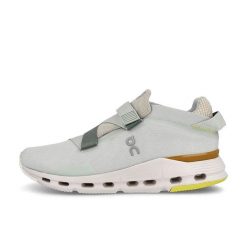 Damskie buty do biegania innowacyjny system sznurowania CLOUDNOVA WRAP. Białe obuwie sportowe damskie On Running, bez wzorów, do biegania. Za 738.00 zł.