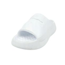 Klapki Damskie Serve. Białe klapki damskie Lacoste, bez wzorów, z materiału, bez obcasa, na obcasie. Za 199.00 zł.