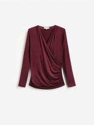 Bluzka z modalem - mahoniowy. Brązowe bluzki damskie Reserved, l, bez wzorów, z dzianiny, bez kołnierzyka, bez ramiączek. Za 129.99 zł.