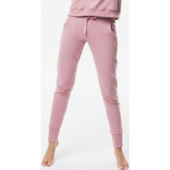 Cardio Bunny - Spodnie Pretty. Szare spodnie sportowe damskie Cardio Bunny, z bawełny. W wyprzedaży za 169.90 zł.