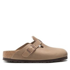 Klapki Birkenstock. Brązowe klapki damskie Birkenstock, bez wzorów, bez obcasa. Za 539.99 zł.