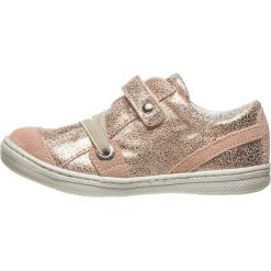 Skórzane sneakersy w kolorze jasnoróżowym. Trampki i tenisówki dziewczęce Summershoes for Girls. W wyprzedaży za 162.95 zł.