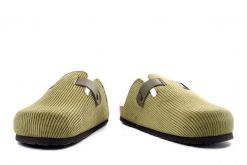 Dr. Brinkmann 320278-07 zielony, klapki damskie. Zielone klapki damskie Dr. Brinkmann, bez wzorów, bez obcasa. Za 193.90 zł.