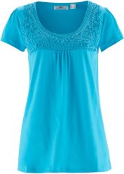 Shirt bawełniany z koronką i krótkim rękawem. Niebieskie bluzki damskie bonprix, z aplikacjami, z bawełny, bez kołnierzyka, bez ramiączek. Za 72.99 zł.