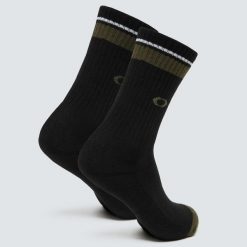 Skarpetki turystyczne długie unisex Oakley Essential Socks 3 pary. Czarne skarpety męskie Oakley, bez wzorów. Za 62.99 zł.