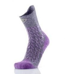 Skarpety trekkingowe dla kobieta Therm-ic Trekking UltraCool Linen Crew Lady. Fioletowe skarpety damskie THERM-IC, bez wzorów, z materiału. Za 89.00 zł.