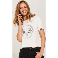 Koszulka z nadrukiem - Kremowy. T-shirty damskie marki House, z nadrukiem. W wyprzedaży za 9.99 zł.