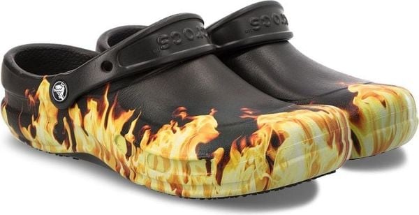 Crocs Klapki męskie Bistro Graphic Clog czarne r. 38/39. Czarne klapki męskie Crocs. Za 213.63 zł.