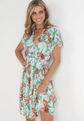 Zielona Sukienka Midi z Gumką w Pasie i Kopertowym Dekoltem w Kwiaty Limena. Zielone sukienki damskie Born2be, l, bez wzorów, bez kołnierzyka, bez ramiączek, midi, kopertowe. Za 39.99 zł.