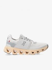 Buty do biegania damskie On Running Cloudswift 4. Czerwone obuwie sportowe damskie On Running, bez wzorów, z materiału, do biegania. Za 599.00 zł.