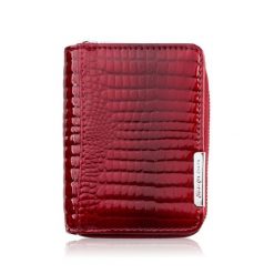 Portfel damski skórzany mini czerwony ze zwięrzęcym wzorem lakierowany SP-18-CRD. Czerwone portfele damskie bez wzorów, z lakierowanej skóry. Za 59.00 zł.