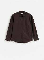 Bawełniana koszula oversize - ciemnobrązowy. Brązowe koszule męskie Reserved, l, bez wzorów, z bawełny, bez kołnierzyka, bez ramiączek. Za 139.99 zł.