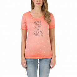 Koszulka "Paris" w kolorze czerwonym. Czerwone t-shirty damskie Timezone, z bawełny, z okrągłym kołnierzem. W wyprzedaży za 58.95 zł.